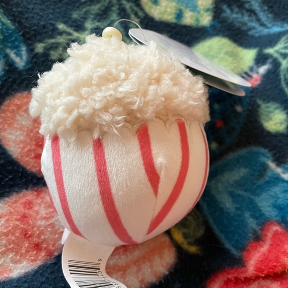 ARNEL the 3” popcorn clip squishmallow - Picture 2 of 3
